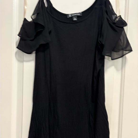 Elegant Black Cold Shoulder Top - Picture 3 of 7